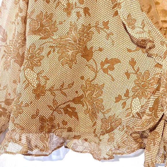 3/$20-Silk Boho Floral Blouse, Gold, Ruffles, Long Sleeves, ICE brand - Picture 9 of 13